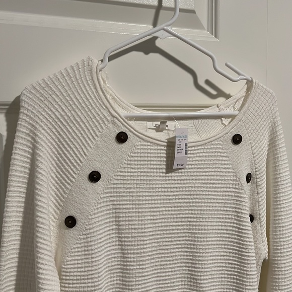 SIZE SMALL - Picture 2 of 8